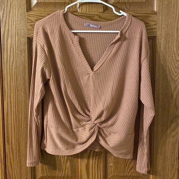 Like new! Pink Lily waffle knit blouse - Picture 3 of 3